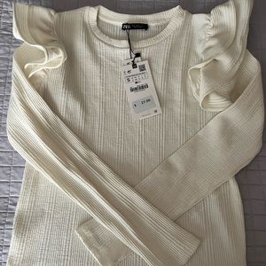 Zara, long sleeves, ruffles on the should, ribbed shirt